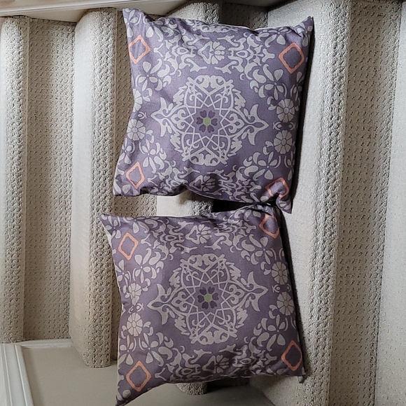 set of 2 decorative cushion covers - Picture 1 of 13